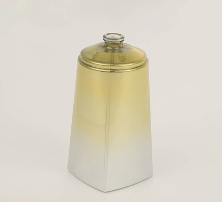 Elegant Glass Perfume Bottle Featuring Minimalist Design and High Transparency Ideal for Modern Cosmetic Packaging Needs